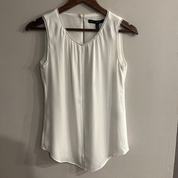 WHITE HOUSE BLACK MARKET Women's Ecru V-Neck Shell Tank Top Size 00 NEW - Picture 1 of 6